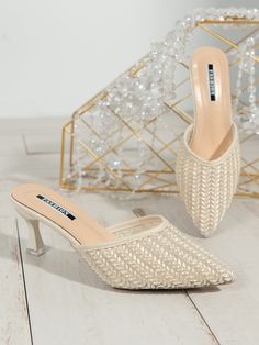 mulheres Bombas de mule espiga de trigo bordado ponta do pé salto pirâmide glamouroso festa tecido Bege         Women Shoes, size features are:Bust: ,Length: ,Sleeve Length: Heeled Mule, Heeled Pumps, Elegant Sandals, Glamorous Party, Casual Stripes, Maternity Bag, Pyramid, Women's Pumps