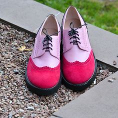 Perfect your stylish look for any occasion with these women's leather lace-up pink brogue shoes. We use only high quality genuine leather and suede to deliver the best result. PRODUCT INFORMATION * High quality leather and suede upper (available in a variety of colors)* Smooth and breathable leather lining* Lace-up design* Round toe* Lightly padded footbed for all-day comfort* Man-made outsole * Heel: 2.5 cm / 0.98"SIZE CONVERSION & FEET MEASUREMENTS Due to the difference in international sh Leather Flat Lace-up Shoes With Brogue Detailing, Pink Brogue Oxfords With Round Toe, Pink Oxfords With Leather Sole And Round Toe, Pink Round Toe Oxfords For Formal Occasions, Spring Pink Leather Shoes With Rubber Sole, Pink Leather Oxfords With Leather Sole, Pink Wingtip Oxfords For Formal Occasions, Elegant Pink Leather Shoes With Rubber Sole, Pink Leather Oxfords With Rubber Sole