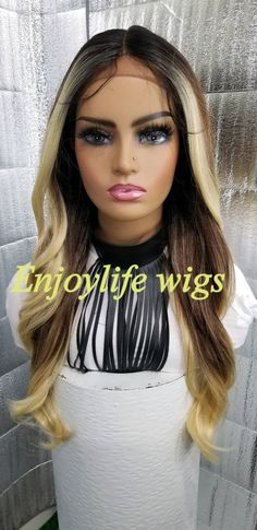 Brown blond baylage ombre high light lace wig this wig is a synthetic high quality unit with adjustable straps and combs in the cap Blond Baylage, Baylage Ombre, Blonde Bayalage, Auburn Brown, Natural Looking Wigs, Green Wig, Blue Wig, Grey Wig, Pink Wig