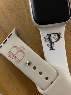 Engraved Apple Sport bands makes a great gift for family & friends. Add a personal touch to your watch band! Floral Monogram, Apple Watch, Gifts For Family, Watch Bands, Jewelry Watches, Great Gifts, Monogram, Band, Etsy Uk