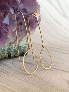 Hoop Earrings Diy, Drop Hoop Earrings, Bijoux Fil Aluminium, Metalsmithing Jewelry, Art Jewelry Contemporary, Basic Jewelry, Hammered Earrings, Wire Work Jewelry, Work Jewelry