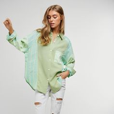 Green Relaxed Fit Blouse For Beach, Relaxed Fit Green Blouse For Beach, Oversized Long Sleeve Top For Vacation, Oversized Long Sleeve Beach Top, Oversized Long Sleeve Tops For Beach, Oversized Long Sleeve Tops For The Beach, Oversized Green Blouse For Day Out, Relaxed Oversized Tops For Day Out, Green Summer Blouse With Relaxed Fit