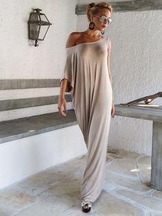 Beige Maxi Dress / Beige Kaftan / Plus Size Dress / Plus Size Maxi / Women Maxi Dress / Caftan / Black Maxi Dress / #35002 This elegant, sophisticated, loose and comfortable maxi dress, looks as stunning with a pair of heels as it does with flats. You can wear it for a special occasion or it can be your everyday comfortable dress.    SEE COLOR CHART HERE : https://www.etsy.com/listing/235259897/viscose-color-chart?ref=shop_home_active_4 - Handmade item - Materials : viscose   * Please Note : To Comfortable Maxi Dresses, Asymmetrical Maxi Dress, Maxi Dress Summer, Dress Kaftan, Vestido Plus Size, Pregnancy Maxi Dress, Maxi Robes, Beige Dresses, Dresses Elegant