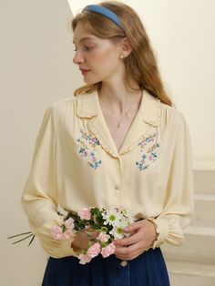 Color
Light Yellow


Detail
Ruffled Shawl Collar , Lily of the Valley Embroideries, Puff Sleeves, Elastic Cuffs 



Composition
100% Viscose



Washing Method

Hand wash in cold water softly, using a mild and gentle detergent. Feminine Romantic Fashion, Yellow Shirt Outfit, Fashion Show Poster, Mommy Outfits, Simple Retro, Fashion Figures, Fabric Floral, Long Puff Sleeves, Retro Floral