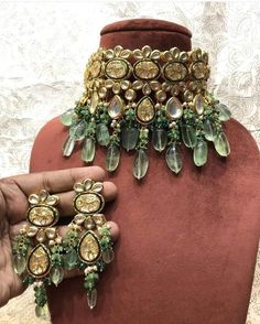 Kalung Choker, Kundan Choker Set, Indian Choker Necklace, Indian Choker, Kundan Jewellery Bridal, Indian Wedding Jewelry Sets, Jewelry Kundan, Indian Jewelry Earrings, Kundan Choker