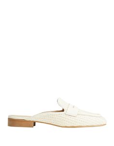 Ideal footwear for the spring and warmer days, these Made-in-Italy mules have been produced in raffia and designed with a square toe. With a leather sole, they are completed by the classic band on the vamp. , Color: Ivory , Size: 5 Woven Raffia, Women's Mules, Womens Clogs, Color Ivory, Mule Clogs, Made In, Mule, Boat Shoes, Soft Leather