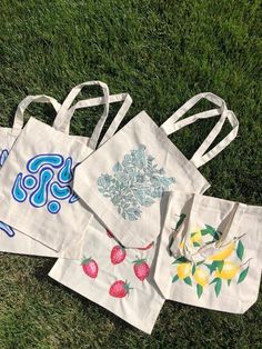 Handpainted Tote, Handpainted Tote Bags, Canvas Bag Design, Diy Tote, Girls Tote, Painted Tote, Pretty Bags, Diy Tote Bag, Cute Tote Bags