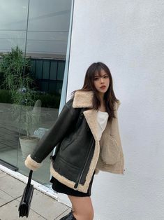 100% Shearling jacket size M measurement: bust 114cm length 66cm sleeve 56cm Cool Winter Coats, Shearing Jacket Outfit, Fall Sheepskin Fur Coat With Fleece Lining, Fall Sheepskin Outerwear With Fleece Lining, Fall Outerwear With Fleece Lining And Sheepskin, Winter Shearling Fur Coat With Long Sleeves, Shearling Fur Coat With Faux Fur Lining, Winter Sheepskin Long Sleeve Outerwear, Winter Sheepskin Outerwear With Long Sleeves