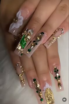 Nails Of San Judas, Green Virgencita Nails, Long Acrylic Nails San Judas, 15 Nails Ideas Emerald Green, San Judas Tadeo Nails Ideas, Virgen And San Judas Nails, Long Acrylic Nails Mexican, Nails With The Virgin Mary, Emerald Green Nails San Judas