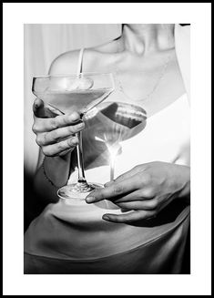 Mode Monochrome, Champagne Poster, Drinking Champagne, Gold Poster, Glass Of Champagne, Hands Holding, Black And White Style, Art Et Illustration, Black And White Canvas