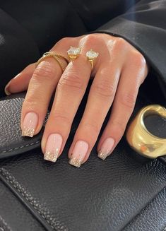 Glitter French nail ideas Nail Aesthetics, Glitter French Nails, Glitter Tip Nails, Acrylic Nails Nude, Gold Acrylic Nails, Glitter French Tips, Milky Nails, Short Press On Nails, Gold Glitter Nails