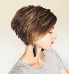 Layered Short Haircut Side View - Women Hairstyles for Short Hair 2016 Messy Bob Haircut, Stacked Bob Hairstyles, Girls Short Haircuts, Long Pixie, Girl Haircuts, Short Haircut, Blonde Bobs