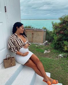 Pregnancy Slay, Summer Pregnancy Outfits, Pregnancy Goals, Baby Bump Style, A Pregnant Woman, Preggo Fashion, Pretty Pregnant, Mommy Outfits, Baby Momma