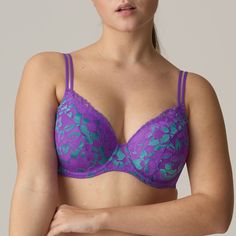 Preformed bra with padded cups and a heart-shaped cut. Italian Acai is a funky mix of turquoise and bright purple lace flowers. A splash of color for your winter wardrobe, straight from the New York catwalks. Cute, youthful, and feminine! Mousse Cups, Body Shapewear, Bright Purple, Purple Lace, Padded Bra, Lace Flowers, Padded Bras, Bra Lingerie, Winter Wardrobe