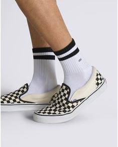 The Vans Half Crew Sock is a half crew sock featuring jacquard stripes and embroidered Vans logo at the cuff. 80% Cotton, 16% Nylon, 3% Elastodiene, 1% Elastane fabric Half crew sock Jacquard art Embroidered logo US: 9.5-13 Casual Striped Socks For Spring, White Casual Socks With Ribbed Cuffs, Casual White Socks With Ribbed Cuffs, Sporty Black Socks For Spring, Sporty Spring Streetwear Socks, Casual Striped Cotton Socks, White Casual Socks With Three Stripes, Casual White Socks With Three Stripes, Embroidered Vans