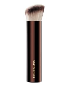 Hourglass Cosmetics Vanish Seamless Finish Foundation Makeup Brush - Bergdorf Goodman Hourglass Makeup, Hourglass Cosmetics, Makeup Shades, Makeup Needs, Foundation Makeup, Makeup Swatches, Makeup Items, Foundation Brush, No Foundation Makeup