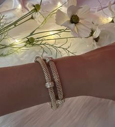 Beautiful and lightweight bracelet to wear for all occasions!