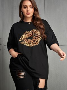 Black Casual Collar Half Sleeve Fabric Figure,Leopard Print  Embellished Slight Stretch Summer Women Plus Clothing Plus Size Black Jeans, Streetwear Plus Size, Lip Print, Drop Shoulder Tee, Lips Print, Slim Fit Top, Plus Size Black, Irregular Hem, Black Party