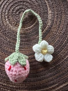 Knit Strawberry, Headphone Decoration, Crochet Strawberry, Crochet Bows, Crochet Business, Beginner Crochet Projects, Fun Crochet, Crochet Inspo, Beginner Crochet