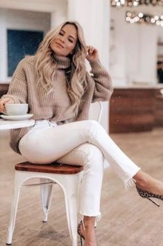 How To Beat The Winter Blahs With Your Wardrobe: Tip #2 - Stunning Style Mode Casual, Business Casual Outfits, Winter Fashion Outfits, Fall Winter Outfits, Street Styles, Outfits Casuales, Look Fashion, Classy Outfits