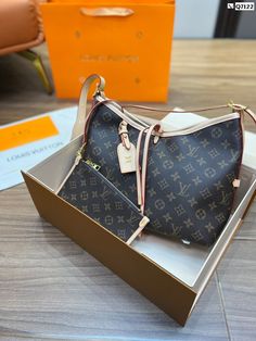 PRODUCT DETAILS Includes Shipping bags, dustbag sleeper, care manual, booklet, tag. Replica Louis Vuitton Handbags, Cheap Louis Vuitton Bags, Fake Designer Bags, Louis Vuitton Sandals, Replica Designer Handbags, Louis Vuitton Neverfull Mm, Luxury Bags Collection, Luxury Wallet, Lv Purse