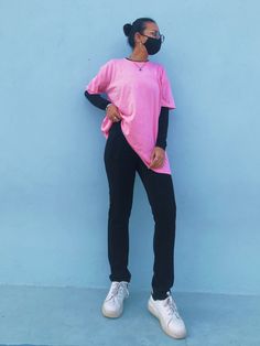 Outfit detail : Black full sleeve tee ,pink oversized half sleeve tee , black pants , white sneakers #collegeoutfit #presub Casual College Outfit, Casual College Outfits, Pants White, White Sneakers