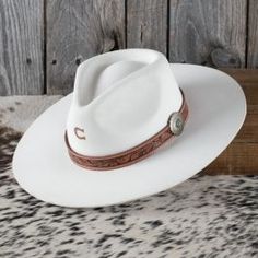 Charlie 1 Horse White Sands Hat Charlie One Horse Hats Outfit, Charlie One Horse Hats, Charlie 1 Horse Hat, Horse White, Country Hats, Dress Up Jeans, Felt Cowboy Hats, Women Hats Fashion, Western Hats