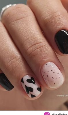 Trendy Black Nails, Black And Nude Nails, Nails Edgy, Colorful Nails, Nails Aesthetic, Short Nail Designs