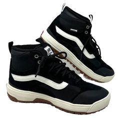 Vans Ultrarange Exo Hi Mte Shoe Suede Black White Women's Size Boots Vn0a5ks51kp Brand New With Box No Lid. 100% Authentic! Protection From The Elements And Styling That Only Vans Can Deliver, The Tonal Checkerboard Ultrarange Exo Hi Mte-1 Is Built For Adventure. Featuring Water Resistance, Enhanced Heat Retention, And Reliable Traction, This All-Weather Shoe Is Built To Get You Therewherever There Is. It Is Made With Leather, Textile, And Synthetic Uppers. Moisture Management - A Water-Resistan Vans High-top Sneakers With Contrast Sole And Round Toe, Vans Lace-up Winter Boots, Vans Black Hiking Boots For Streetwear, Black Waterproof Boots With Cushioned Footbed And Round Toe, Black Leather Waterproof Boots With Laces, Vans Black High-top Boots, Black High-top Sneakers For Hiking With Round Toe, Black High-top Sneakers For Hiking, Black High-top Vans Boots