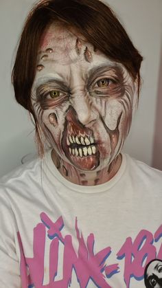 Maquillaje de zombie para Halloween, Base de aquacolor Witch Makeup, Horror Makeup, Zombie Makeup, Festival Makeup, Fantasy Makeup, Creative Makeup, Halloween Costumes Women, Makeup Art