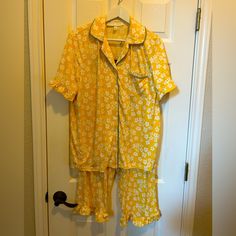 Berkshire Homeware Really Cute Pajamas Set. Fabric Is In Yellow And White With Trim In A Dark Emerald Green. Sleeves Have Ruffles As Well As The Pant Legs.Size Medium. 95% Polyester And 5% Spandex. In Brand New Condition Without Tags. In Excellent Condition. Yellow Relaxed Fit Sleepwear For Lounging, Yellow Sleepwear For Spring Lounging, Spring Yellow Sleepwear For Lounging, Spring Lounging Yellow Sleepwear, Yellow Cotton Sleepwear For Loungewear, Yellow Short Sleeve Sleepwear For Pajama Party, Yellow Cotton Sleepwear For Pajama Party, Yellow Cotton Short Sleeve Sleepwear, Yellow Short Sleeve Sleepwear For Spring