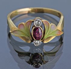 ART NOUVEAU Ring. Gold, Ruby, Diamond. Marks: 'K18' & maker's mark Austrian, c.1900 (hva) Bijoux Art Deco, Bijoux Art Nouveau, Art Nouveau Ring, Nouveau Jewelry, Art Nouveau Jewelry, Funky Jewelry, Jewelry Lookbook, Deco Jewelry, Ruby Diamond