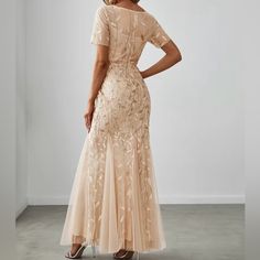 Beautiful Beige Formal Dress With Gold Details, It Is Long And Has Mesh Details At The Bottom, It Is Not Transparent, It Has A Fabric Lining At The Bottom, It Is Short-Sleeved. Formal Beige Dress, Beige Formal Dress, Beige Formal Dresses, Dress With Gold Details, Beige Dress, Beige Dresses, Gold Details, Formal Dress, Maxi Dress