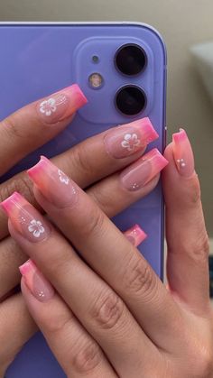 Stitch Nail Art Simple, Nails Inspiration Hawaii, Tropical Nail Ideas Hawaii, Nails Holiday Summer Beach, Y2k Beach Nails, Tropical Nail Designs Short, Simple Hawaii Nails, Short Holiday Nails Summer, Short Hawaii Nails