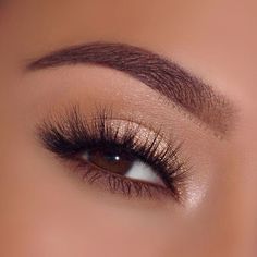 Eye Shadow Ideas, Prom Eyes, Shadow Ideas, Make Up Designs, Pretty Eyeshadow, Mekap Mata, Beautiful Eyeshadow, Prom Eye Makeup, Natural Eyeshadow