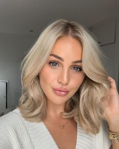 Long Bob Blonde, Blonde Hair Goals, Feminine Hairstyles, Lob Hairstyle, Lob Haircut, Blonde Hair Shades