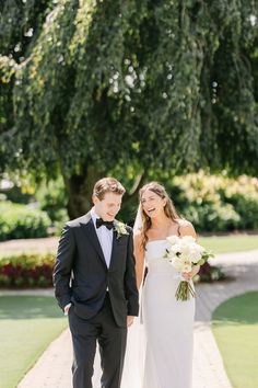 Claire and Alec pose for a romantic portrait on the lush grounds of Oak Hill Country Club. The serene and picturesque setting provides the perfect backdrop for their timeless love. Amp Aesthetic, 2023 Wedding Trends, Matching Bridesmaids Dresses, Jar Collection, Advice For Newlyweds, Elegant Bridal Gown, Oak Hill