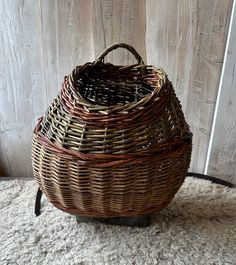 A very handy backpack style for foraging with leather should straps and adjustable  buckles . This one has a Herron bone weave at the top to make it a little different . height 17 inches  width 18 inches  depth 11 Basket Backpack, Backpack Cover, Willow Basket, Backpack Style, Backpack Purse, Basket Weaving, Fashion Backpack, Etsy Accessories, Weaving