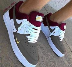 Nike 2020, Jordan Shoes Girls, Custom Nike Shoes, All Nike Shoes, Nike Shoes Jordans, Jordan Outfits, Nike Air Shoes