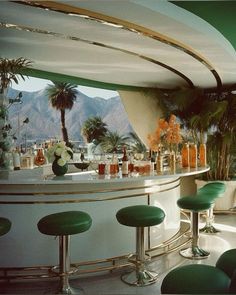 Luxury 70s Interior, 80s Florida Aesthetic, 80s Miami Aesthetic Home, Seventies Interior Design, 80s Home Interior, Art Deco Miami, Art Deco Office, 80s Interior Design