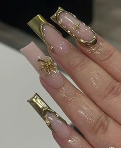 Simplistic Nails, Simple Family Meals, Golden Nails, Hard Nails, Gold Nail, Girly Acrylic Nails, French Acrylic Nails, Pretty Gel Nails, Soft Nails