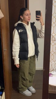 Matt Sturniolo Outfits, Tomboy Stil, Tomboy Outfit, Baggy Outfit Ideas, Hoodie Pants, Tomboy Outfits, Tomboy Style Outfits