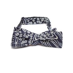 This handmade batwing bow tie by Olaf Olsson is made of Japanese cotton that has a wonderful patchwork boro sashiko pattern from Japan. The Indigo Patchwork bow tie is great neckwear.  #olafolsson #batwing #bowtie Indigo Patchwork, Boro Sashiko, Sashiko Pattern