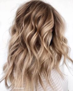 Honey Blonde Hair Color Ideas, Honey Blonde Hair Color, Neutral Blonde, Honey Brown Hair, Hair Adviser, Blonde Hair Color Ideas