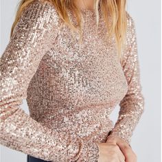 Free People Gold Rush Long Sleeve In Rose Gold Nwt This Is A Beautiful Soft, Warm, Pink-Gold Color. I Love This Color. The Sequins Are A Sewn On Well. The Fabric Is Stretchy And Semi Sheer. Photos Are Of Xtra Small. Measurements For Xs In Photos. Measurements For Small In Info Photo. New With Tags. Never Worn. Sequin Tee, Streetwear Aesthetic, Long Sleeve Sequin, Bottoming Shirt, Gold Rush, Women Long Sleeve Tops, Casual Tops For Women, Solid Clothes, High Neckline