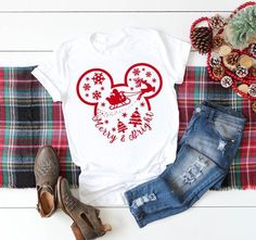 Christmas Disney Shirt, Christmas Disneyland, Disneyland Christmas, Disney Christmas Shirts, Christmas Disney, Mouse Christmas, Mickey Mouse Christmas, Y2k Tops, Disney T