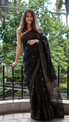 Indian Sari Dress, Cotton Saree Designs, Modern Saree, Simple Sarees, Saree Photoshoot, Saree Blouse Designs Latest