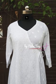 Check out this item in my Etsy shop https://www.etsy.com/listing/1120318641/white-lucknowi-angrakha-luckowi Chikankari Angrakha, White Angrakha, Angrakha Style Kurti, Angrakha Style, Kurta Cotton, Kurta Patterns, Western Wear Dresses