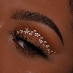 Makeup Ideas For Your Birthday, Brown And White Makeup Looks, Deer Inspired Makeup, Dramatic Eye Makeup Looks, Different Eyeshadow Looks, Poem Aesthetic, Eyeliner Ideas, Evening Eye Makeup