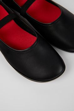 Camper Camper Shoes Women Outfit, Black Leather Lace-up Shoes With Cushioned Footbed, Camper Ballerina Flats, Camper Boots Woman, Camper Boots, Camper Store, Womens Mary Janes, Everyday Heroes, Old Shoes